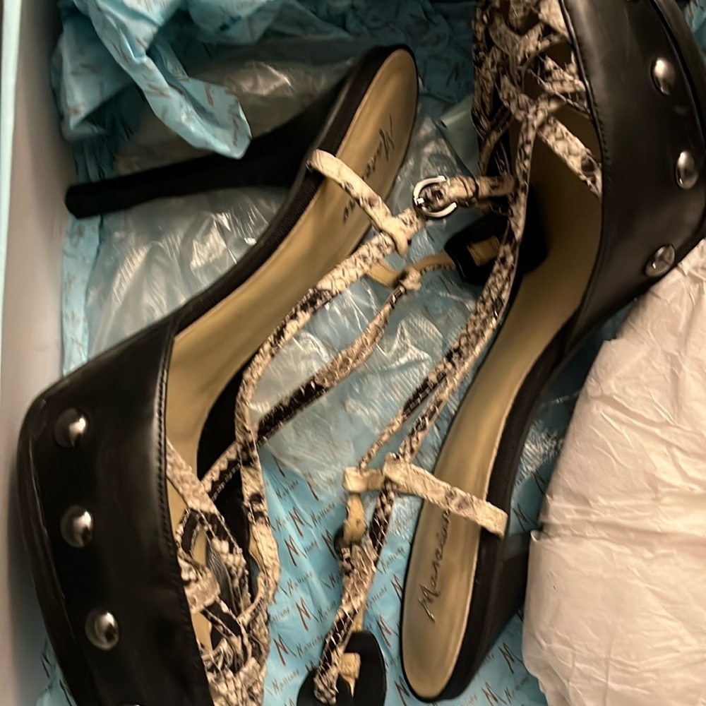 Snakeskin and leather platform pump